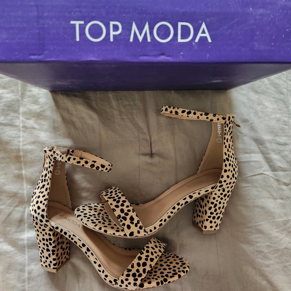 Top Moda Women's Leopard Print Heels